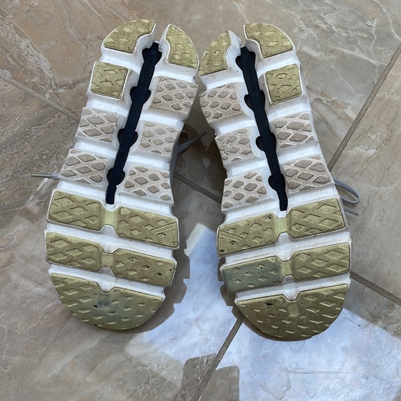 On Running Women’s Cloudswift 3 Sneakers - Picture 10 of 11